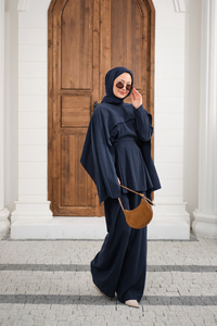 Beli Pileli Çıkarılabilir Pelerinli Takım Lacivert