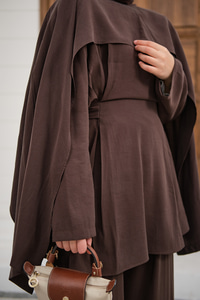 Beli Pileli Çıkarılabilir Pelerinli Takım Kahverengi