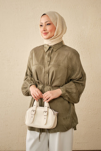 Benek Desenli Saten Bel Bağlamalı Gömlek Yeşil