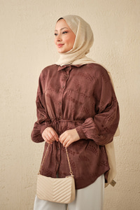 Benek Desenli Saten Bel Bağlamalı Gömlek Kahverengi