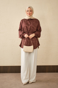 Benek Desenli Saten Bel Bağlamalı Gömlek Kahverengi