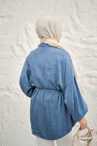 Benek Desenli Saten Bel Bağlamalı Gömlek Mavi