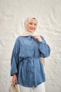 Benek Desenli Saten Bel Bağlamalı Gömlek Mavi