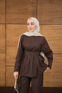 Bileği Fermuarlı Ön Yırtmaçlı Bel Bağlamalı Takım Kahverengi