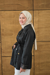 Bilekleri Ekose Görünümlü Trenç Siyah