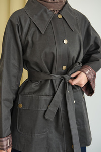 Bilekleri Ekose Görünümlü Trenç Siyah