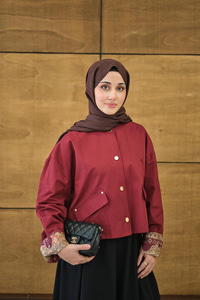 Bisiklet Yaka Astarı Desenli Çıtçıtlı Regular Gabardin Kısa Trenç Bordo