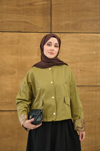 Bisiklet Yaka Astarı Desenli Çıtçıtlı Regular Gabardin Kısa Trenç Yeşil