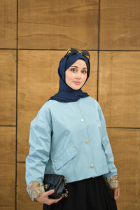 Bisiklet Yaka Astarı Desenli Çıtçıtlı Regular Gabardin Kısa Trenç Mavi