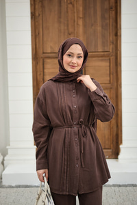 Bisiklet Yaka Bel Bağlamalı Dikiş Detay Takım Kahverengi