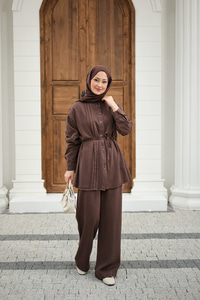 Bisiklet Yaka Bel Bağlamalı Dikiş Detay Takım Kahverengi