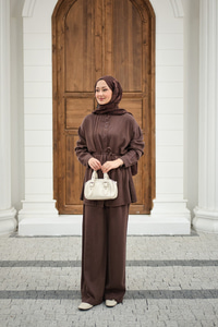 Bisiklet Yaka Bel Bağlamalı Dikiş Detay Takım Kahverengi