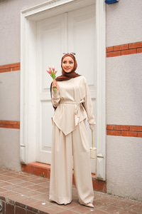 Bisiklet Yaka Bel Bağlamalı Takım Krem