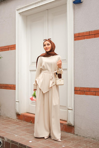 Bisiklet Yaka Bel Bağlamalı Takım Krem