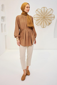 Bisiklet Yaka Gold Düğme Detaylı Bluz Kahverengi