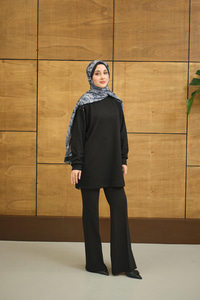 Bisiklet Yaka Omuz Taş Detay Regular Viskon Tunik Siyah