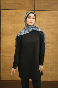 Bisiklet Yaka Omuz Taş Detay Regular Viskon Tunik Siyah