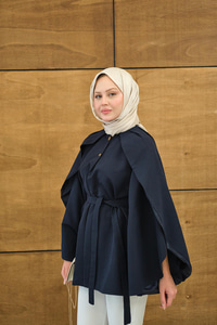 Bisiklet Yaka Pelerin Detay Geniş Kollu Çıtçıtlı Astarlı Regular Gabardin Trenç Lacivert