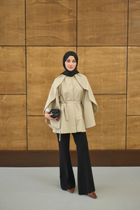 Bisiklet Yaka Pelerin Detay Geniş Kollu Çıtçıtlı Astarlı Regular Gabardin Trenç Krem