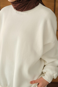 Bisiklet Yaka Sweat Beyaz