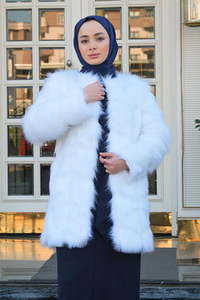 Bisiklet Yaka Tüylü Düğmeli Ceket Beyaz