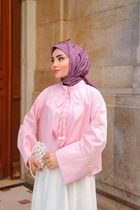 Biyeli Çicek Detaylı Gömlek Pembe