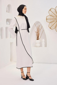 Biyeli Kendinden Bağlı Scuba Elbise  Beyaz