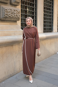 Biyeli Kendinden Bağlı Scuba Elbise  Kahverengi