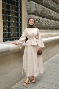 Bluzlu Etekli Takım Bej