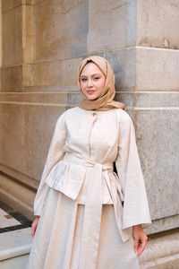 Bluzlu Etekli Takım  Krem