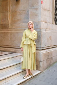 Bluzlu Etekli Takım Sarı