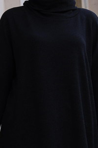 Boğazlı Düz Kesim Tunik Siyah