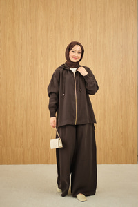 Bol Paça Fermuarlı Takım Kahverengi