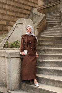 Bolero Detaylı Sıfır Kol Elbise Kahverengi