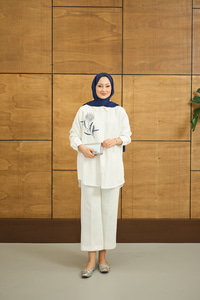 Boncuk Çiçek Detay Gömlek Beyaz