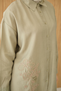 Boncuk Nakış Detaylı Gömlek Haki Yeşil