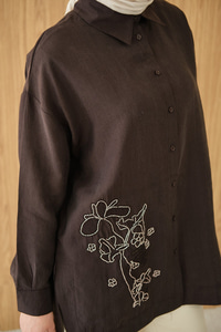 Boncuk Nakış Detaylı Gömlek Kahverengi