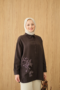 Boncuk Nakış Detaylı Gömlek Kahverengi