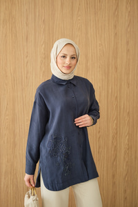 Boncuk Nakış Detaylı Gömlek Lacivert