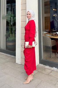 Boydan Düğmeli Önü Büzgü Detay Elbise Kırmızı