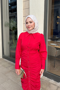 Boydan Düğmeli Önü Büzgü Detay Elbise Kırmızı