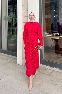 Boydan Düğmeli Önü Büzgü Detay Elbise Kırmızı