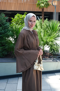 Boyun Bağcık Detay Bel Lastik Kemerli Elbise Kahverengi