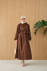 Boyun Bağlamalı Kemerli Elbise Kahverengi