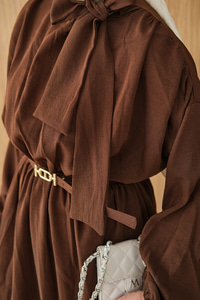 Boyun Bağlamalı Kemerli Elbise Kahverengi