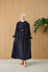 Boyun Bağlamalı Kemerli Elbise Lacivert