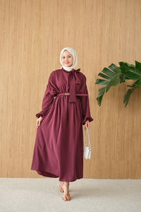 Boyun Bağlamalı Kemerli Elbise Mürdüm