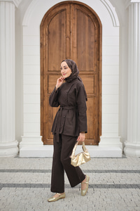 Boyun Düğme Detay Bel Bağlamalı Kot Takım Kahverengi