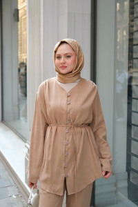 Brit Düğme Detaylı Keten Takım Vizon