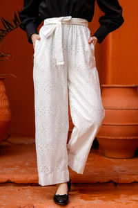 Brode Desenli Bel Bağlamalı Pantolon Beyaz